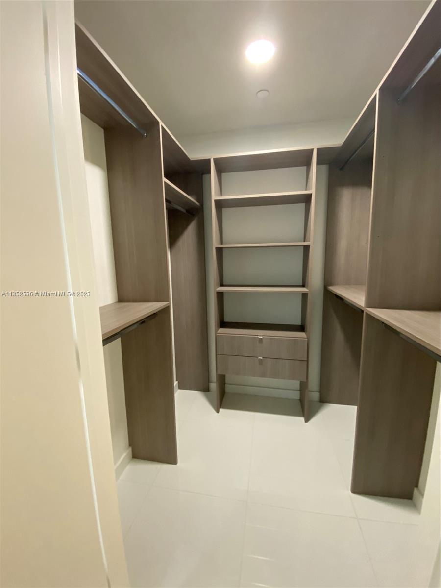 851 NE 1st Avenue # 2610