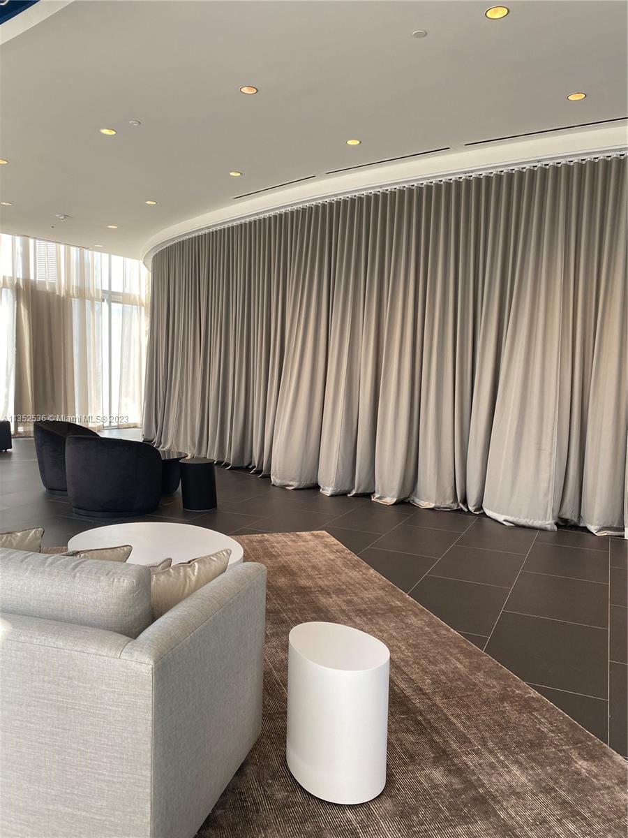 851 NE 1st Avenue # 2610