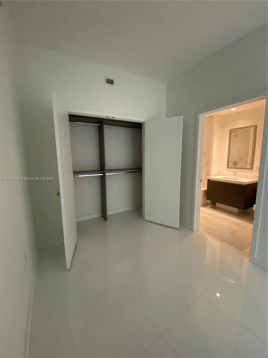 851 NE 1st Avenue # 2610