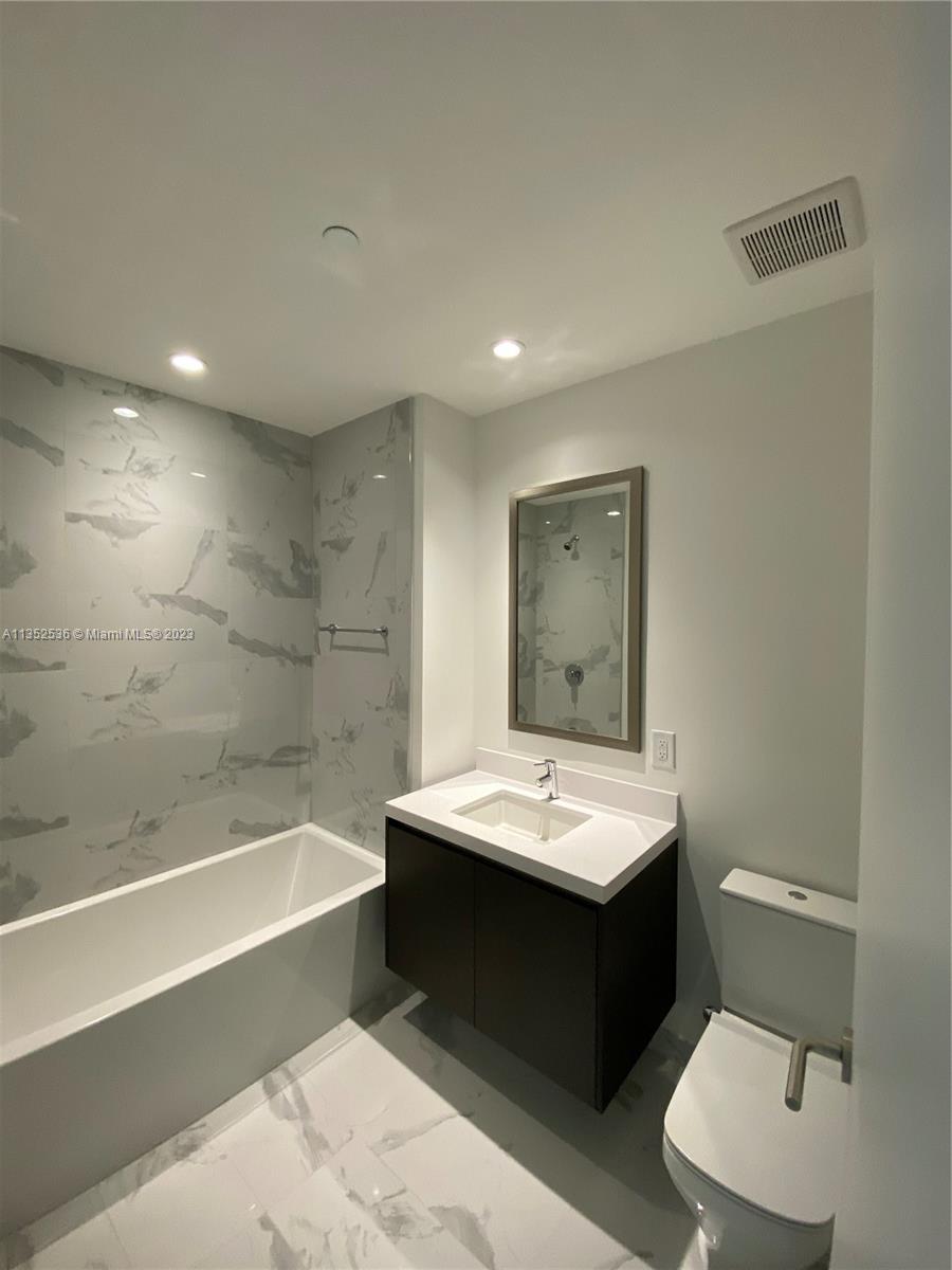851 NE 1st Avenue # 2610