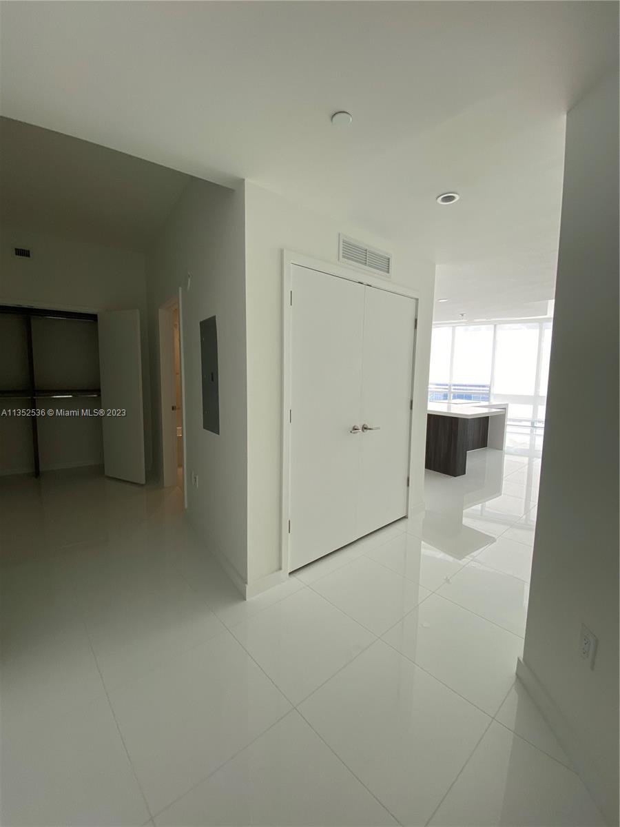 851 NE 1st Avenue # 2610