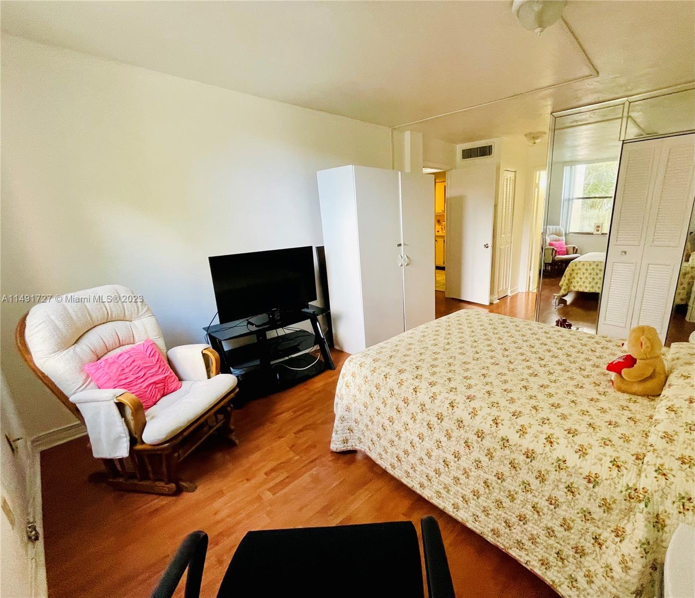 14301 N Kendall Dr # 203B