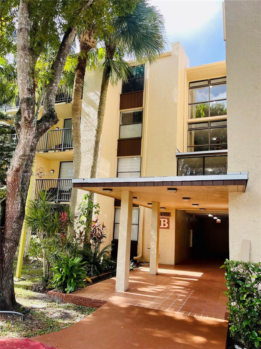 14301 N Kendall Dr # 203B