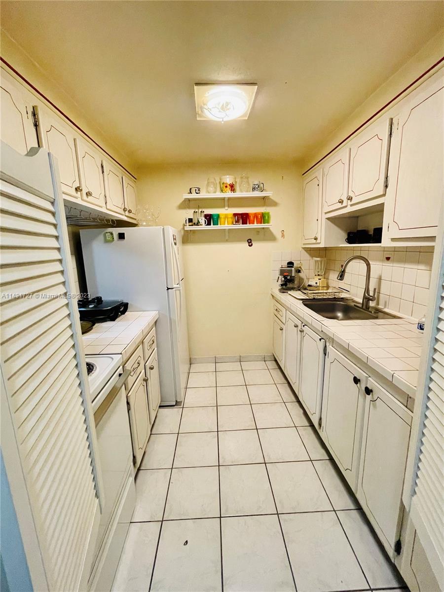 14301 N Kendall Dr # 203B