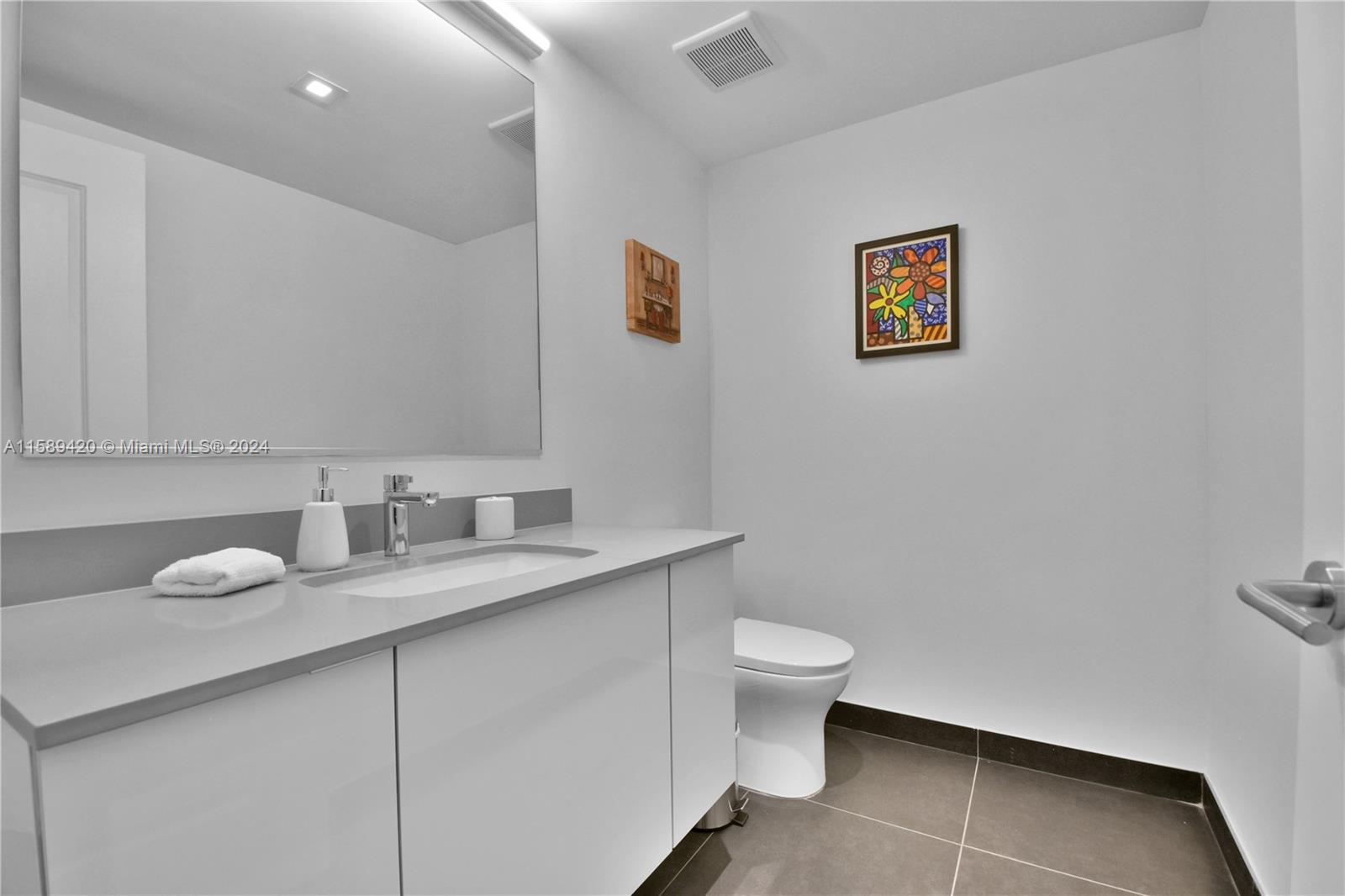 1600 NE 1st Ave # 3215