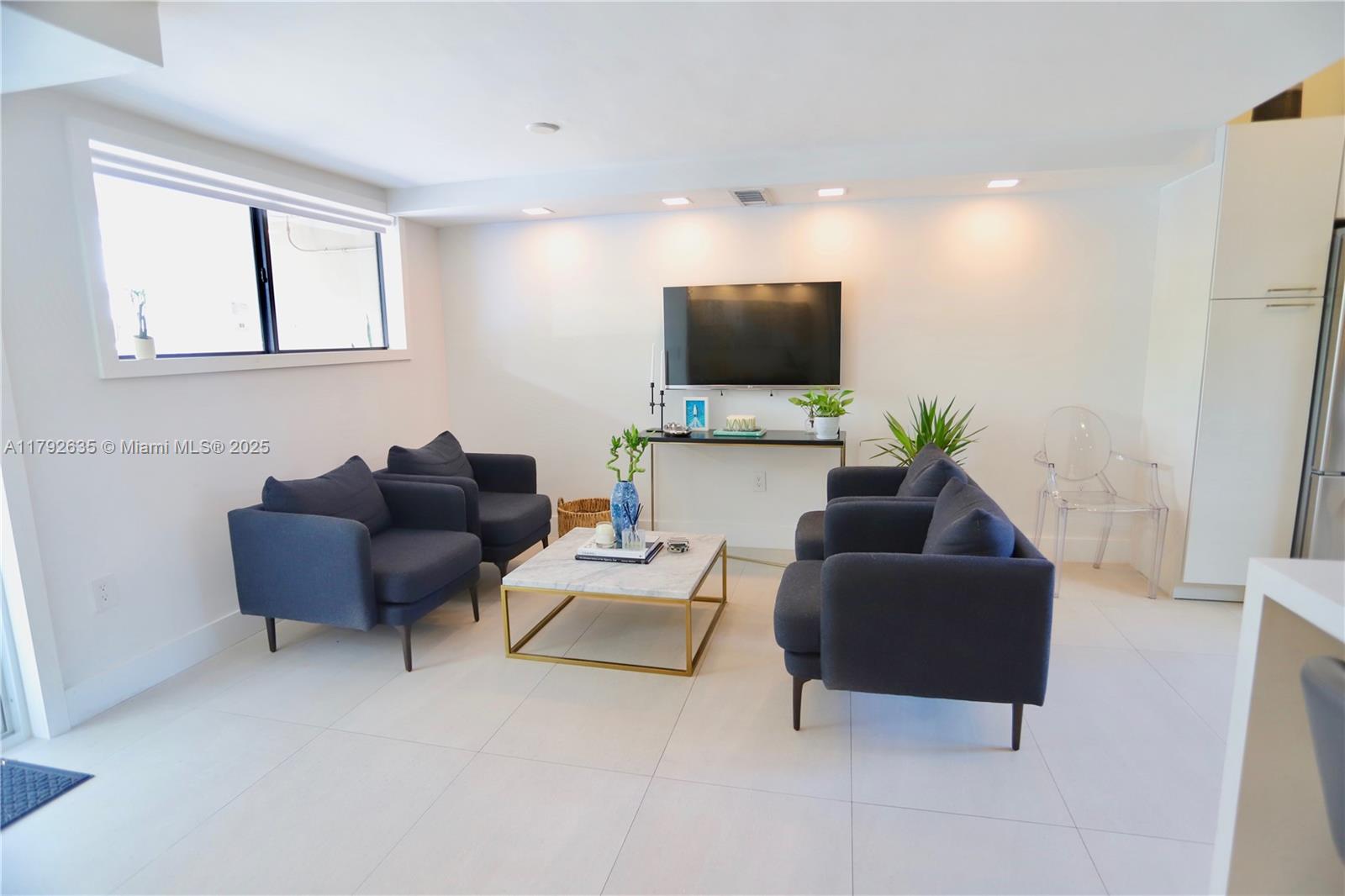 3032 Center St # 3032