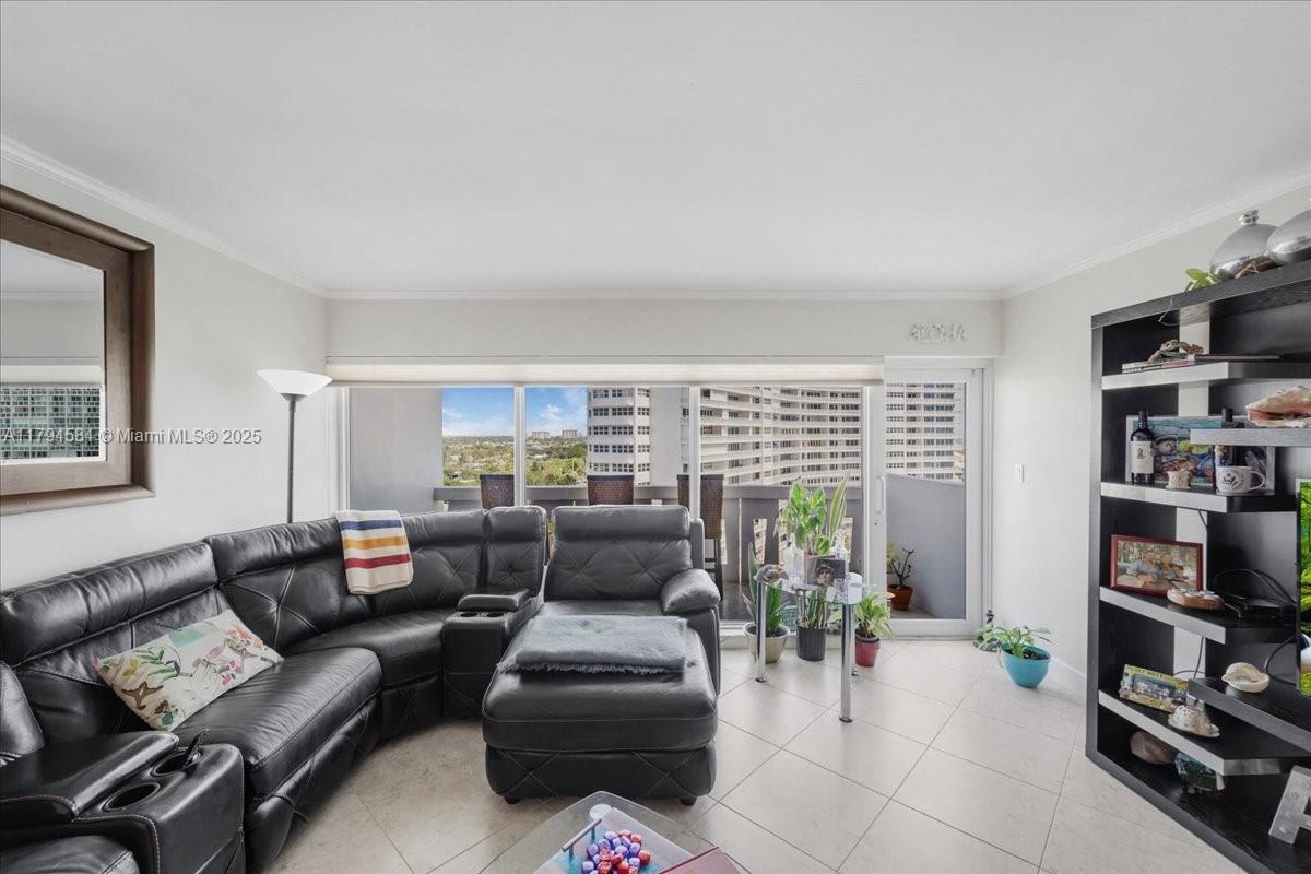 2100 S Ocean Dr # 10E