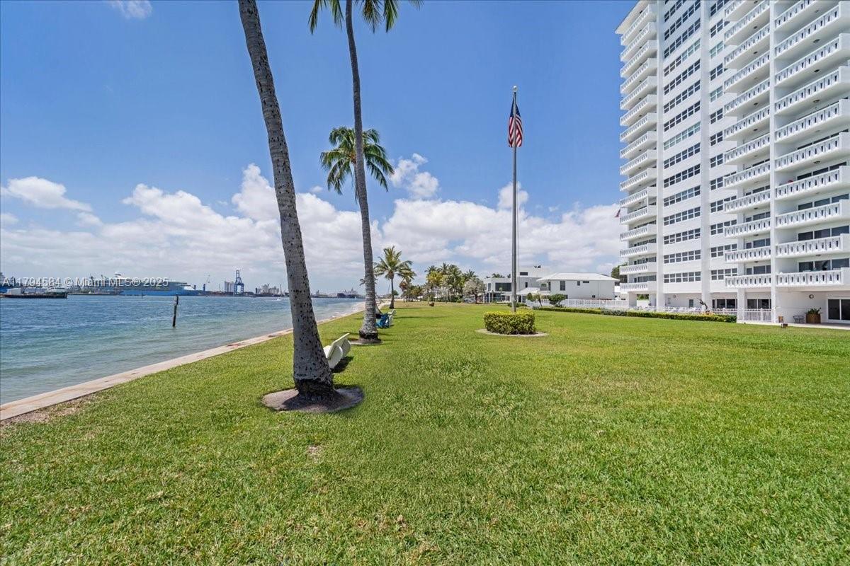 2100 S Ocean Dr # 10E