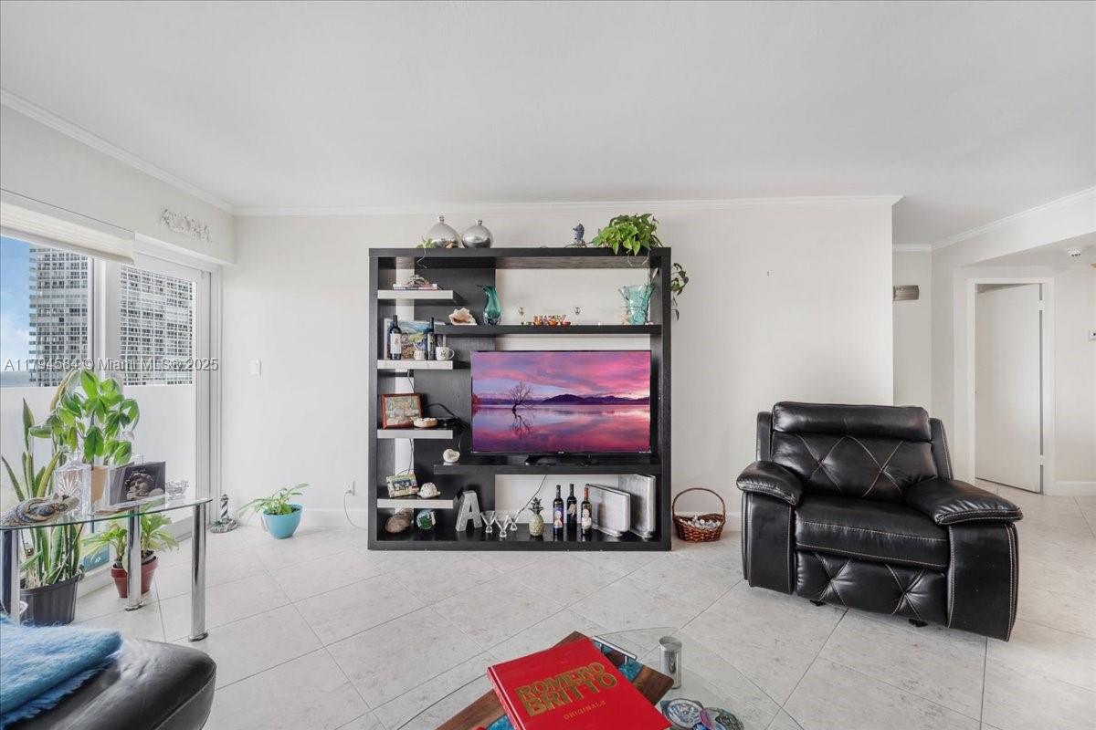 2100 S Ocean Dr # 10E