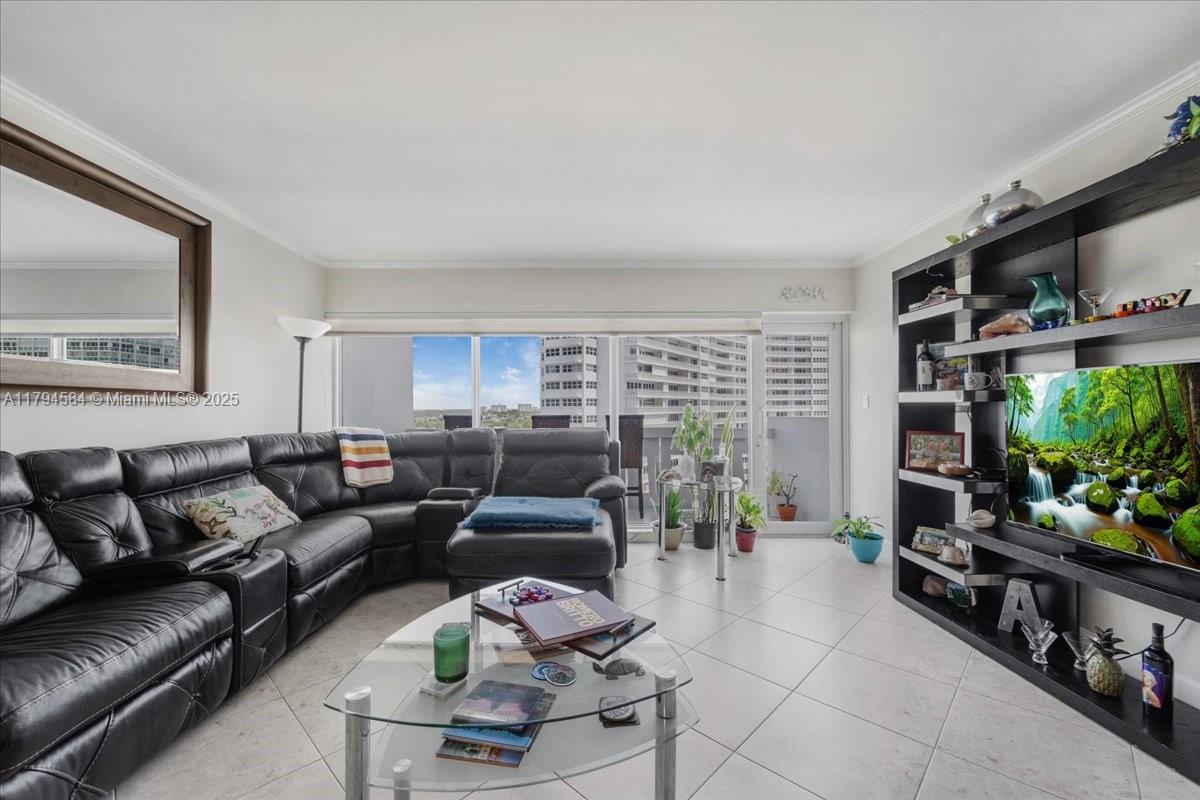 2100 S Ocean Dr # 10E