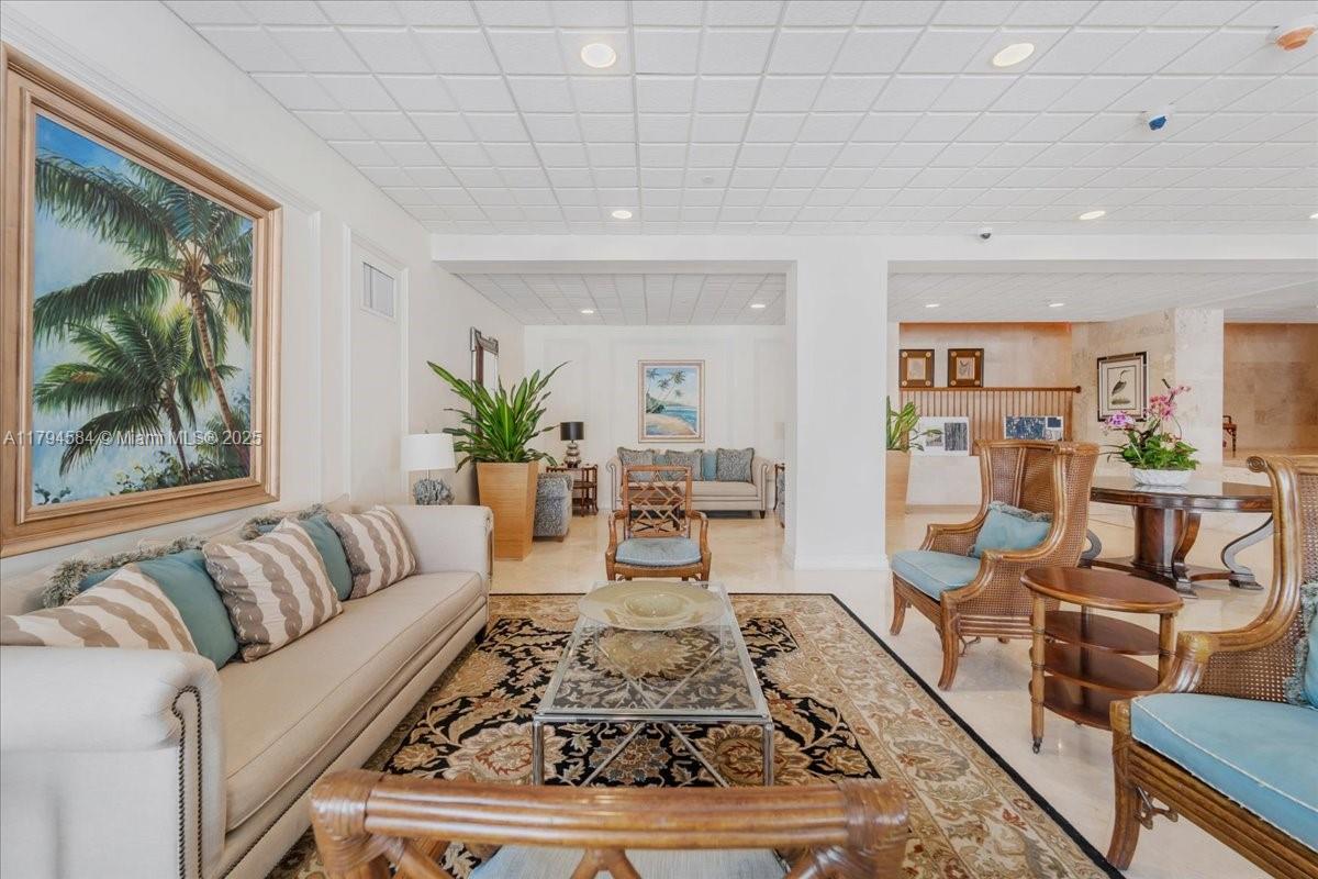 2100 S Ocean Dr # 10E
