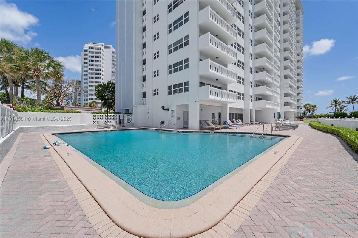 2100 S Ocean Dr # 10E