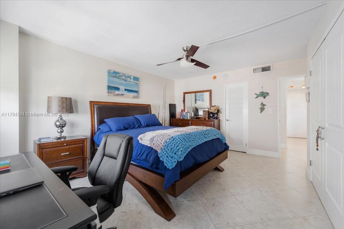2100 S Ocean Dr # 10E