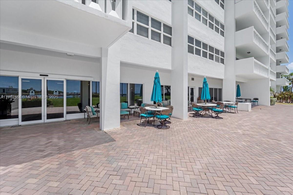 2100 S Ocean Dr # 10E