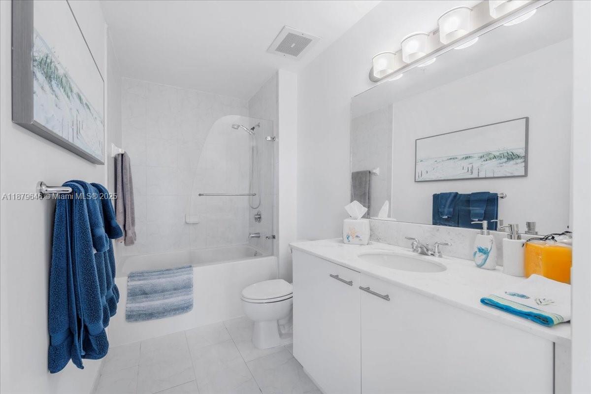 133 NE 2nd Ave # 3601