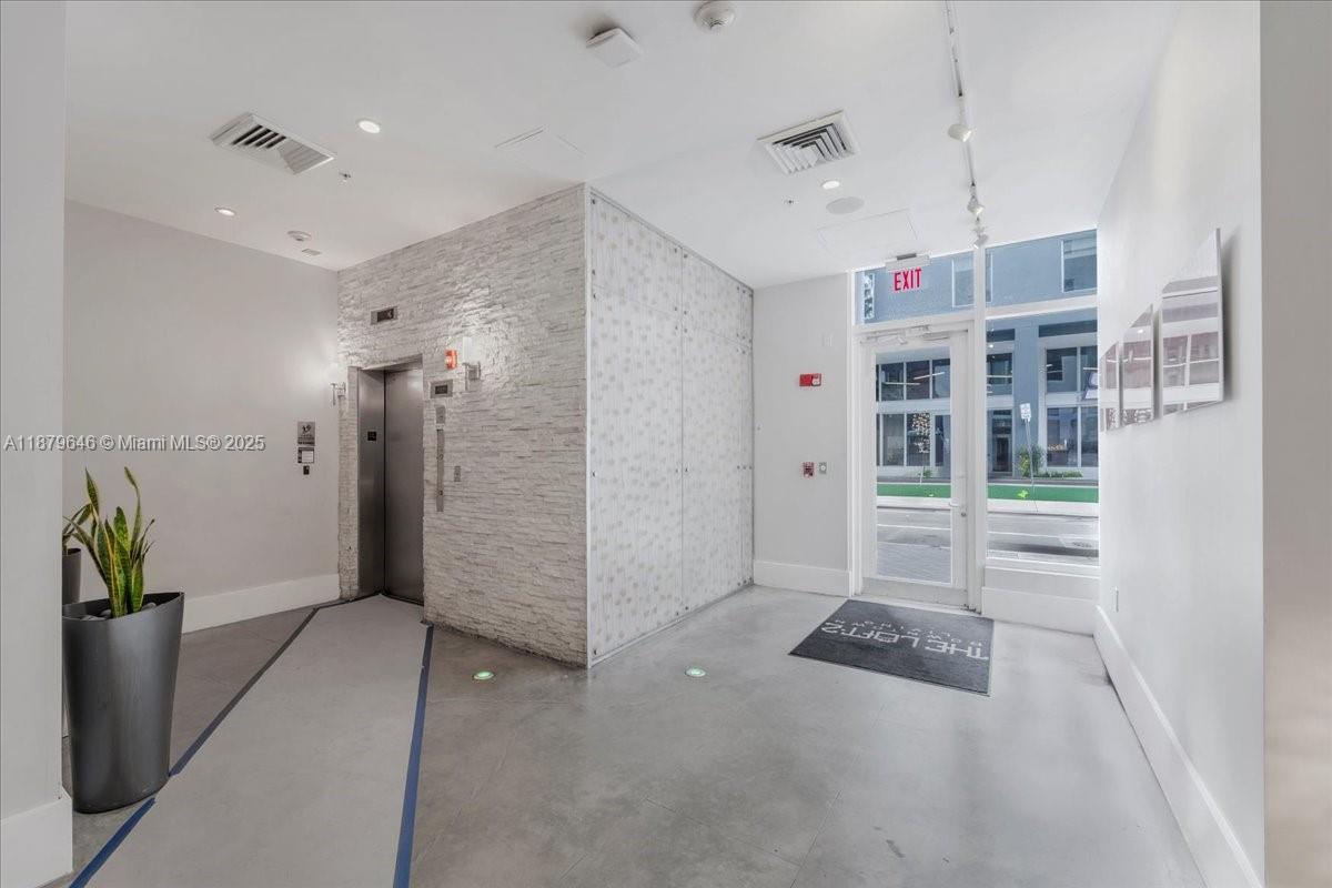 133 NE 2nd Ave # 3601