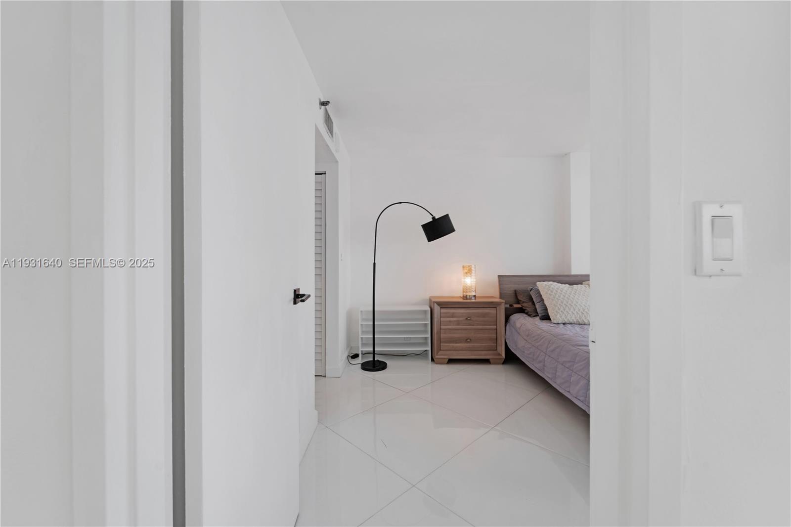 7601 E Treasure Dr # 819