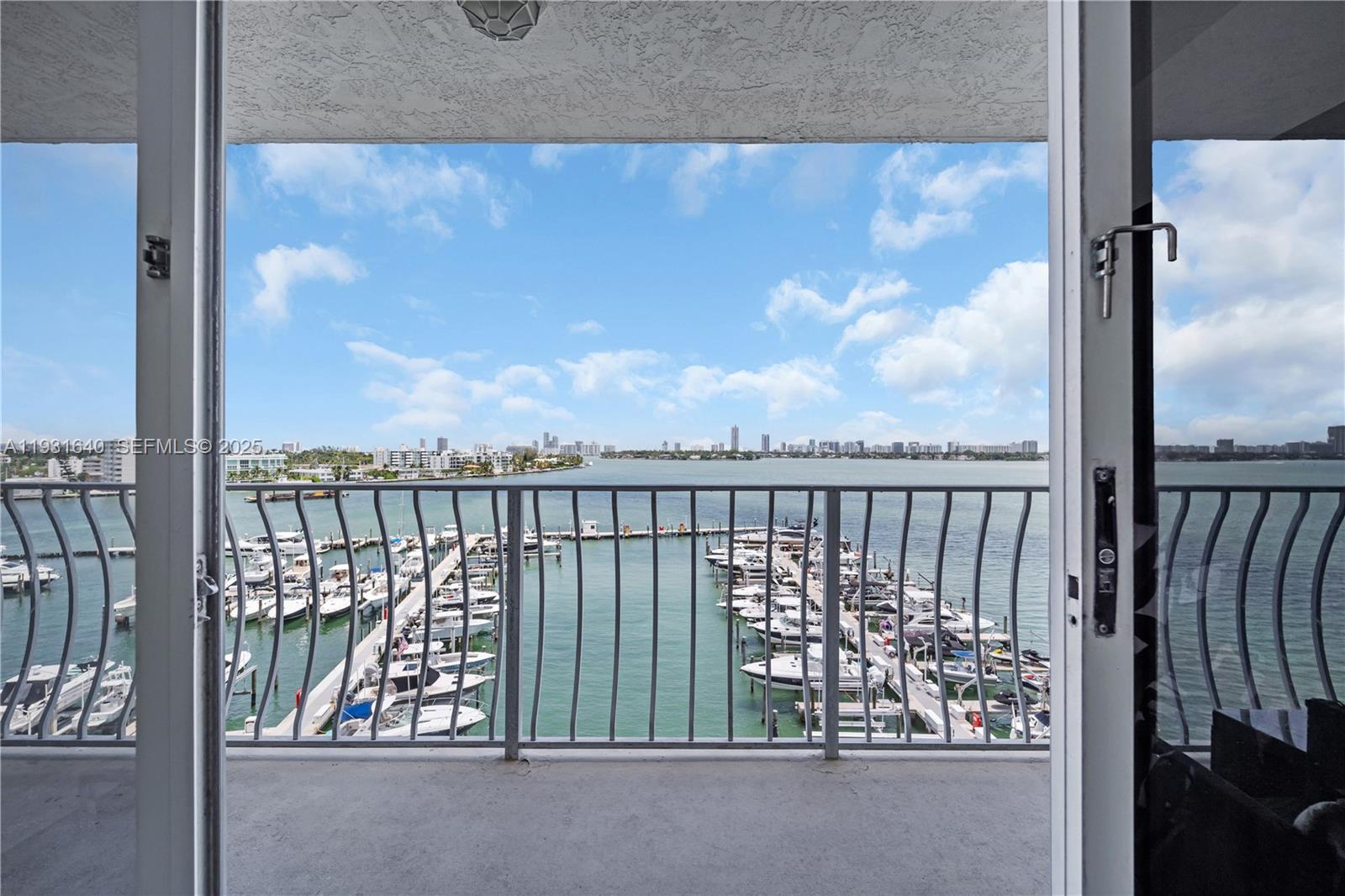 7601 E Treasure Dr # 819