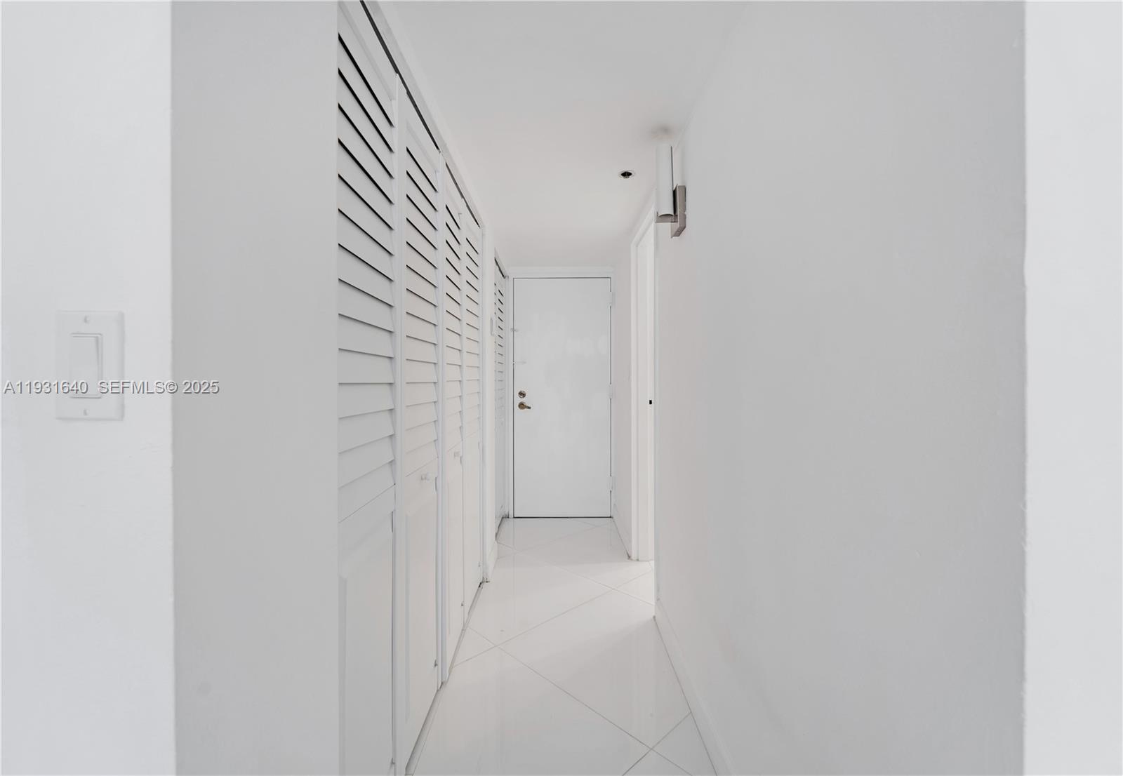 7601 E Treasure Dr # 819