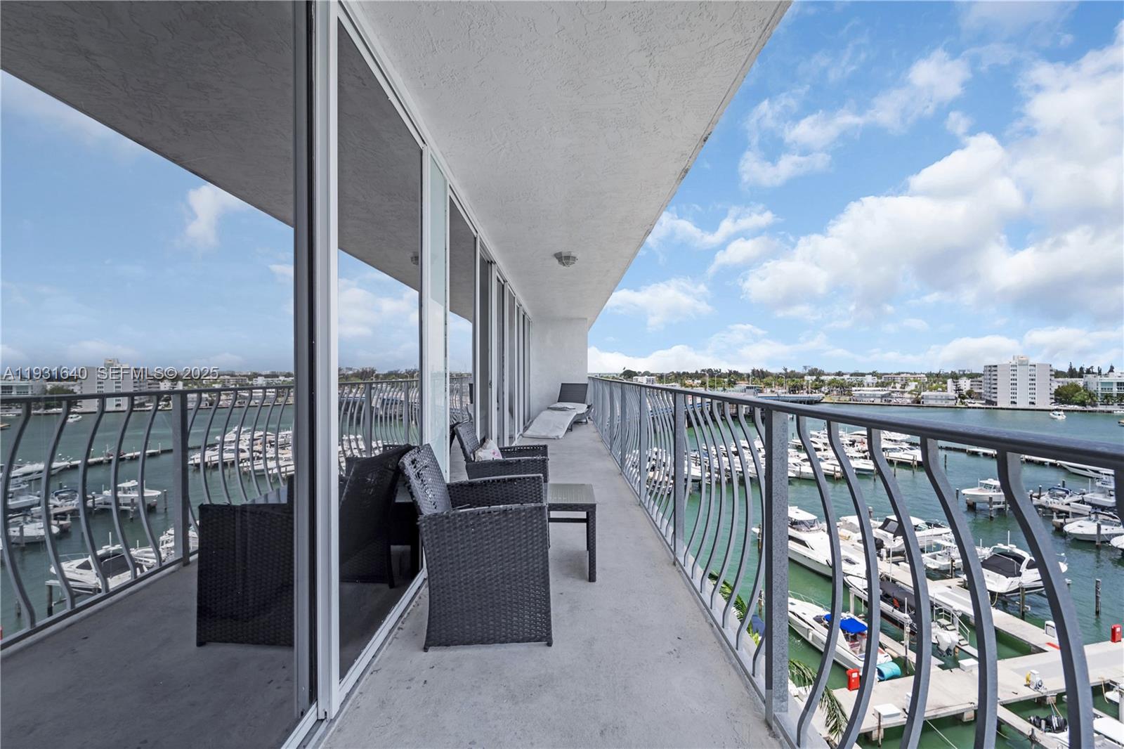 7601 E Treasure Dr # 819