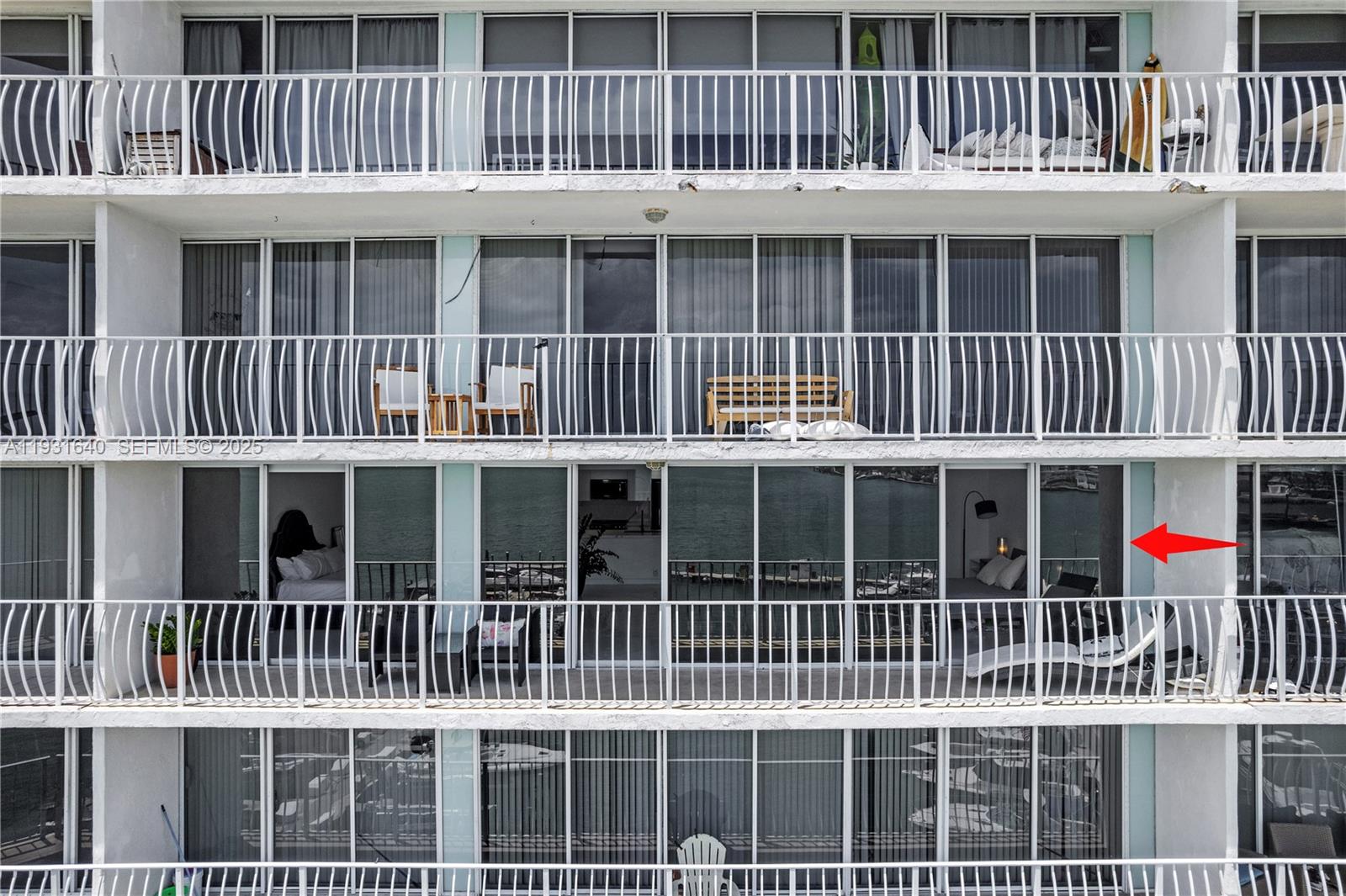 7601 E Treasure Dr # 819