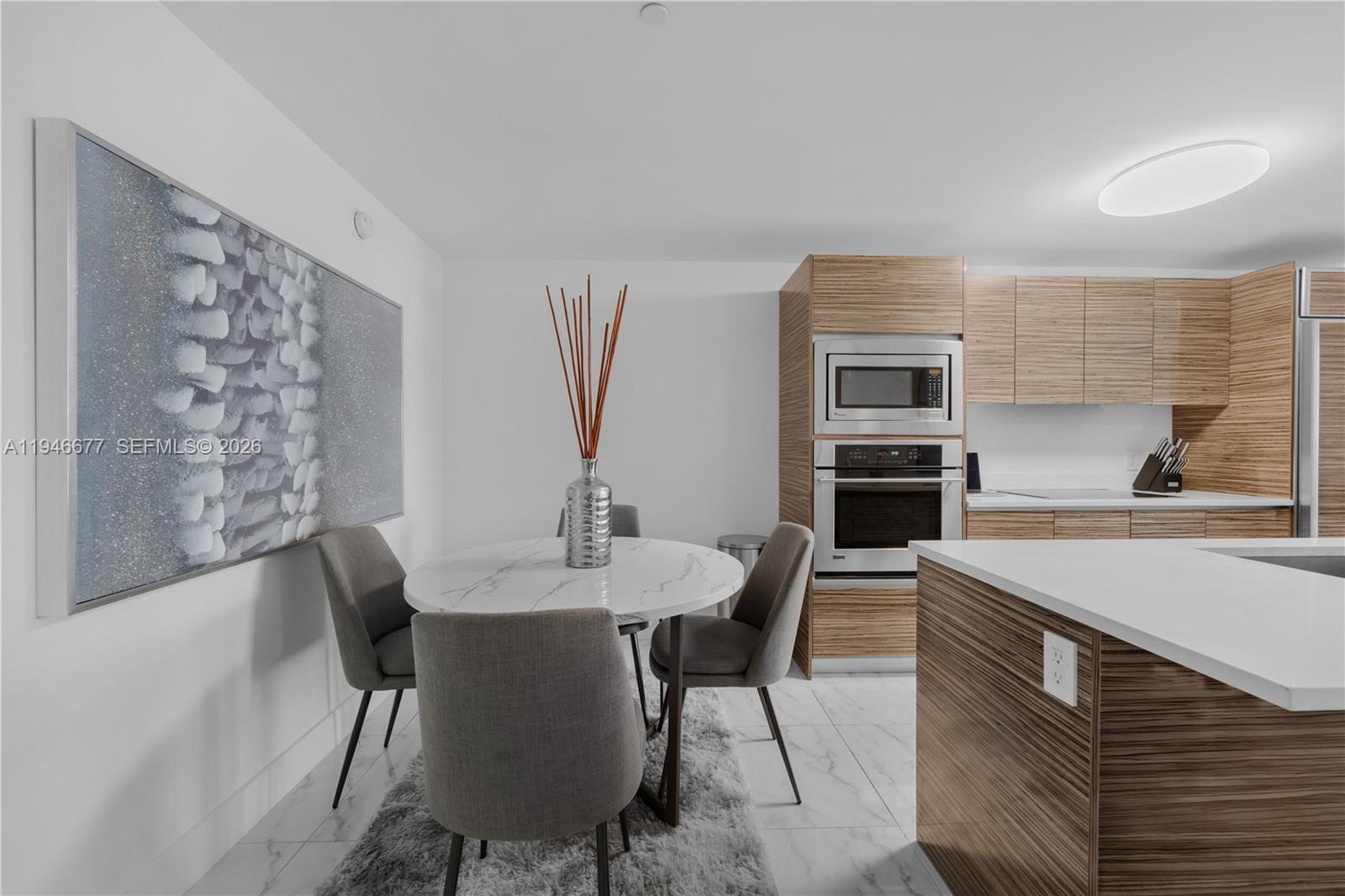 460 NE 28th St # 3002