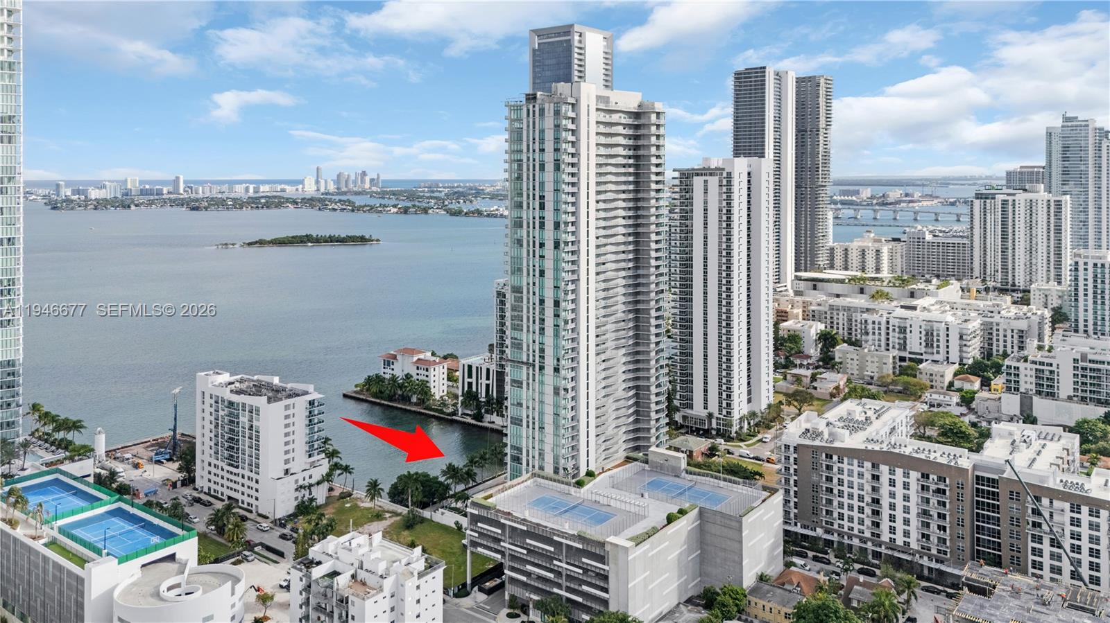 460 NE 28th St # 3002