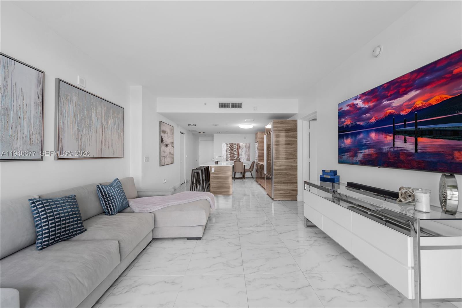 460 NE 28th St # 3002