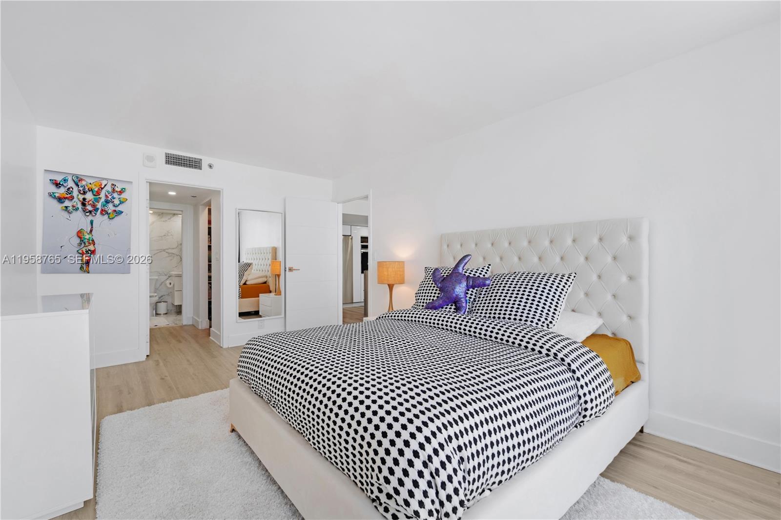 7601 E Treasure Dr # 2209