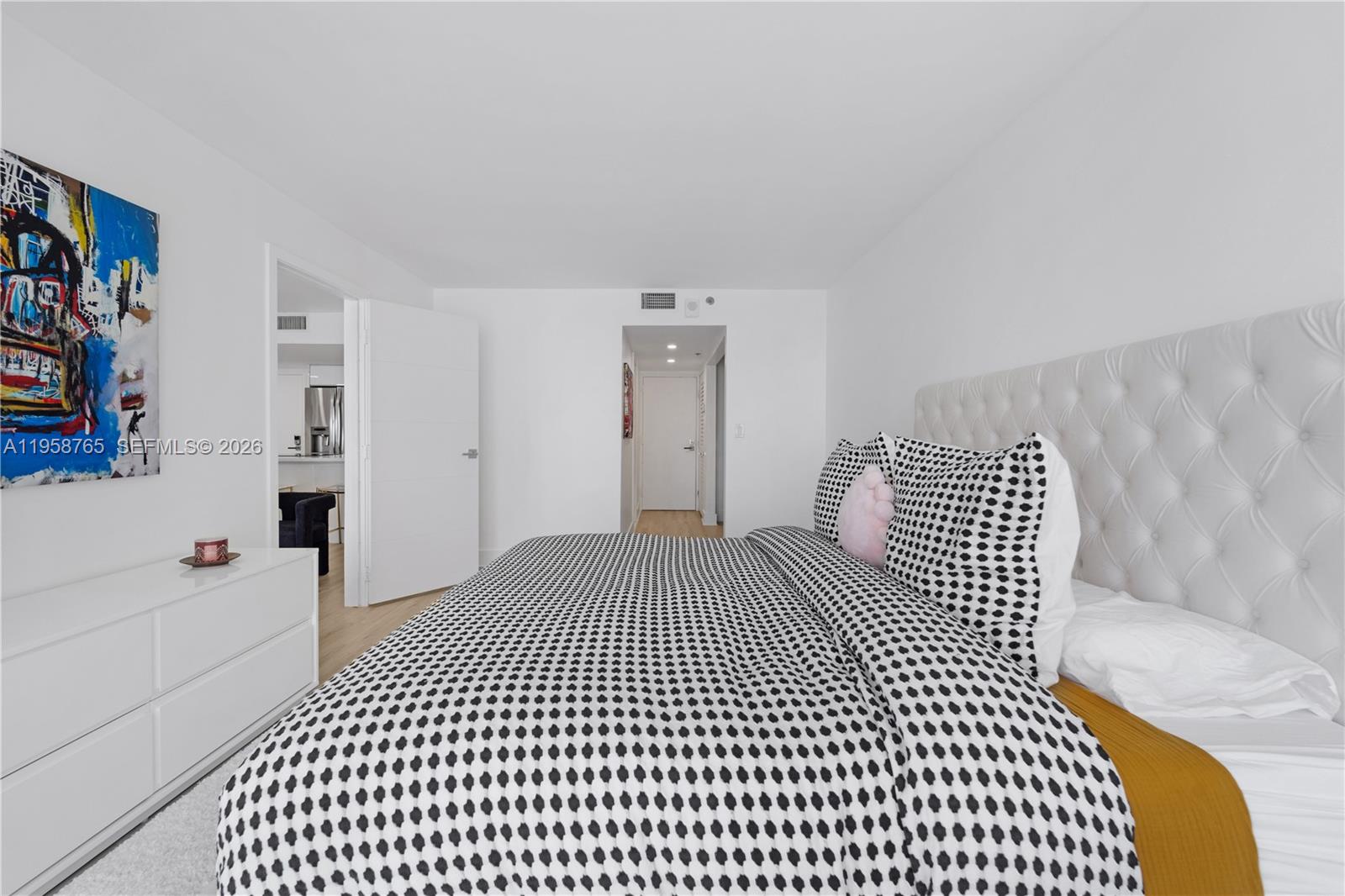 7601 E Treasure Dr # 2209