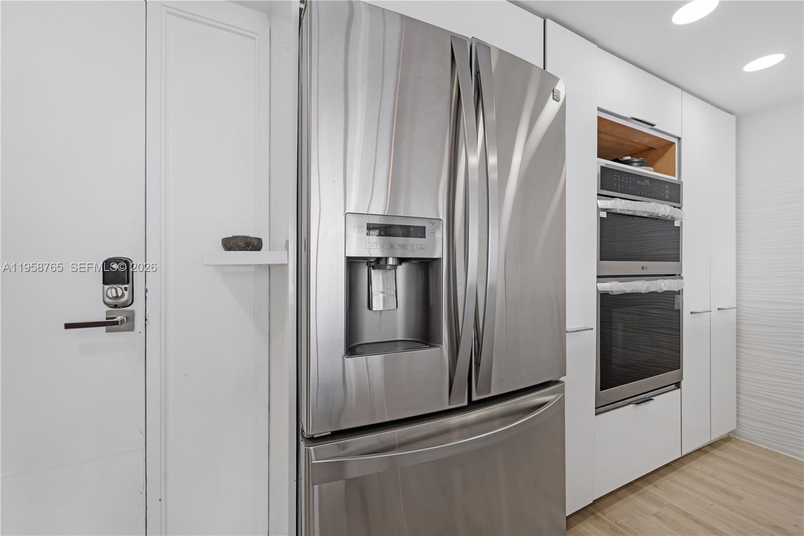 7601 E Treasure Dr # 2209