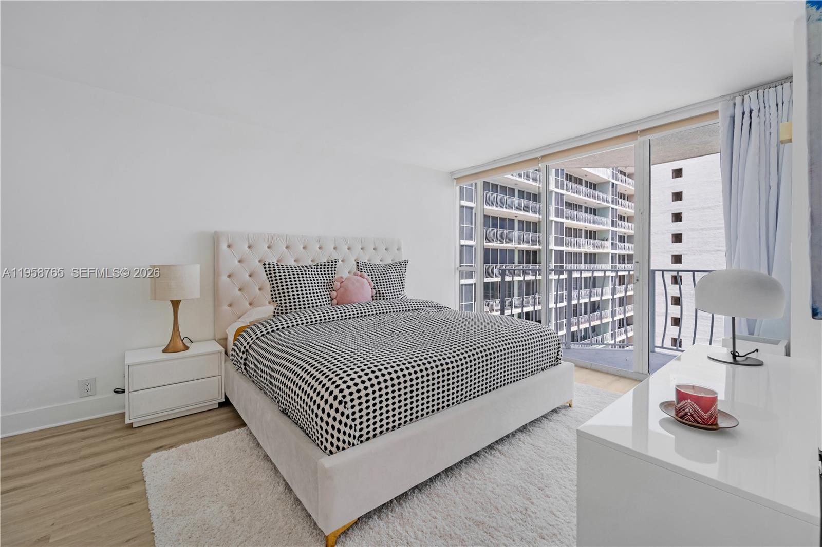 7601 E Treasure Dr # 2209