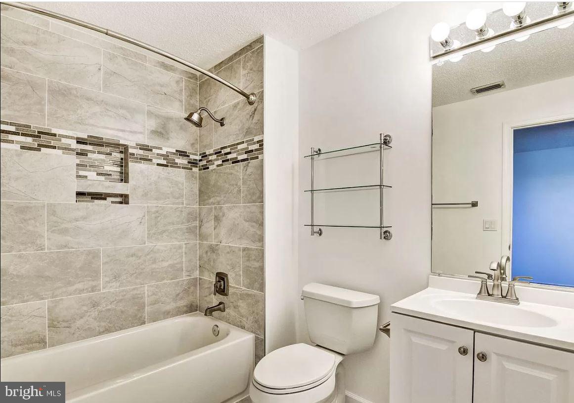 12016 TALIESIN PLACE Unit: 32