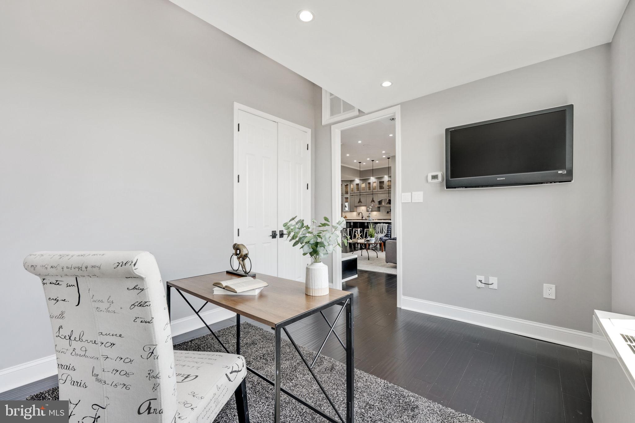 3701 S George Mason Dr #2605n