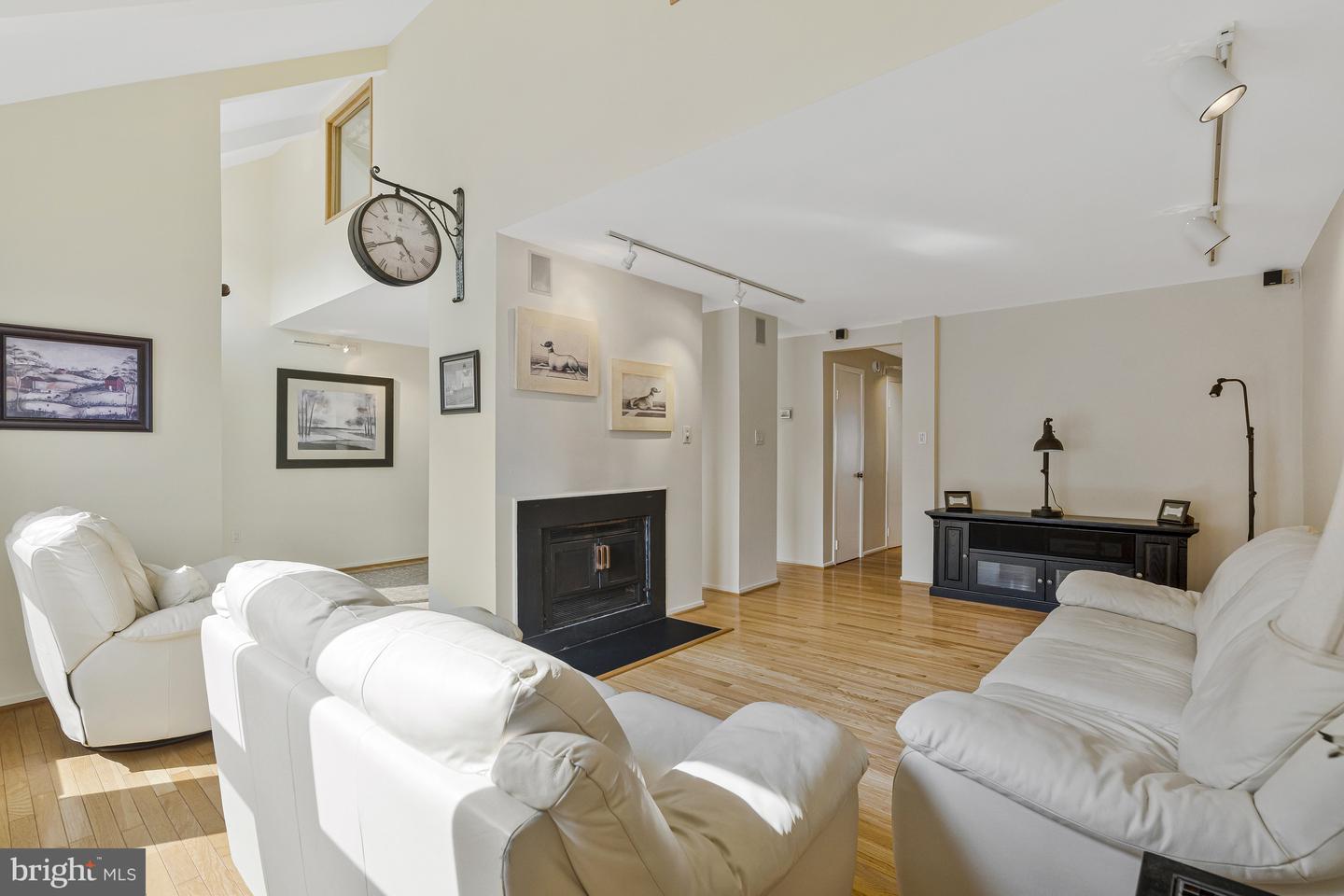 11174 Glade Dr
