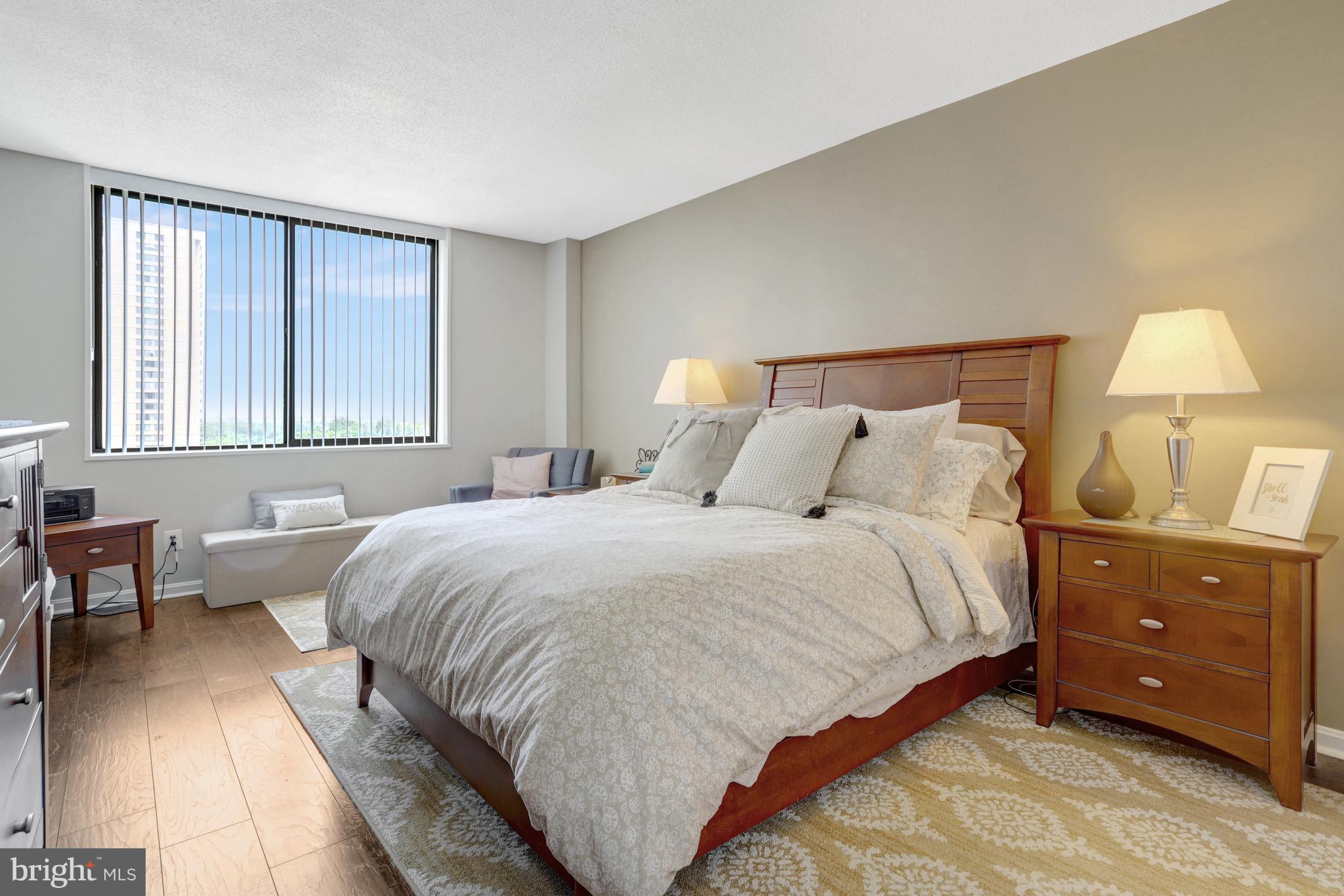 3713 S George Mason Dr #713