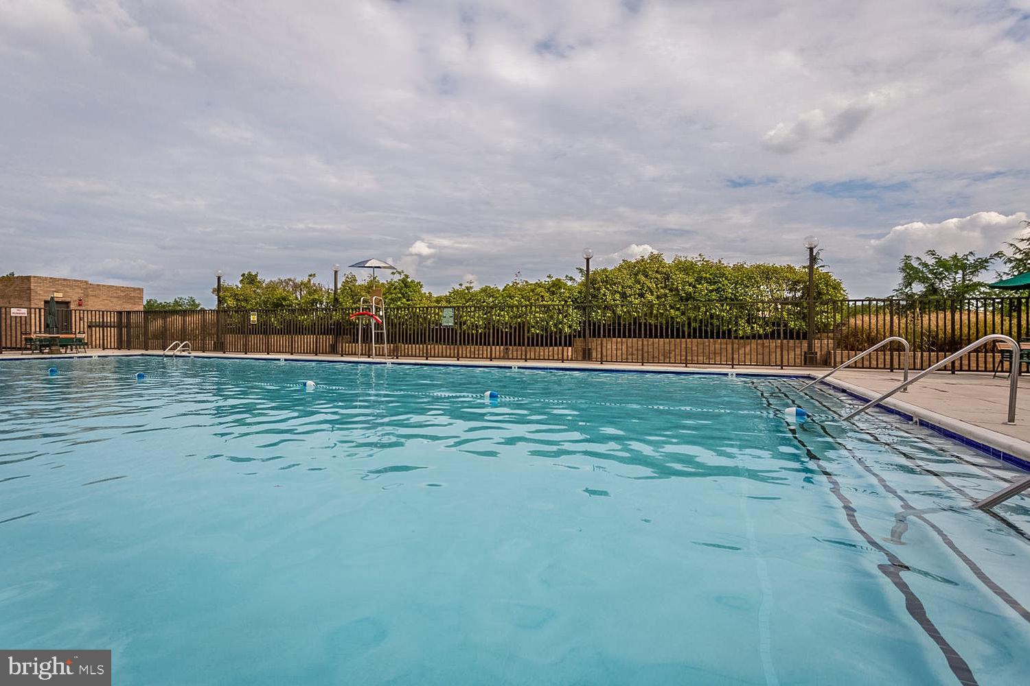 3713 S George Mason Dr #713