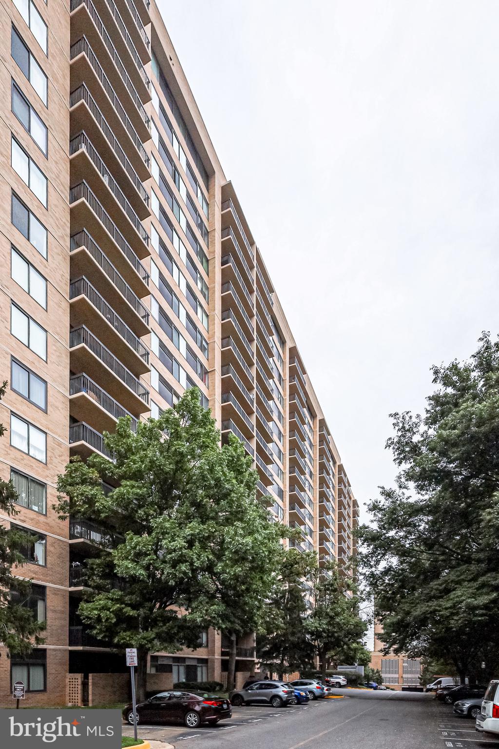 3713 S George Mason Dr #713