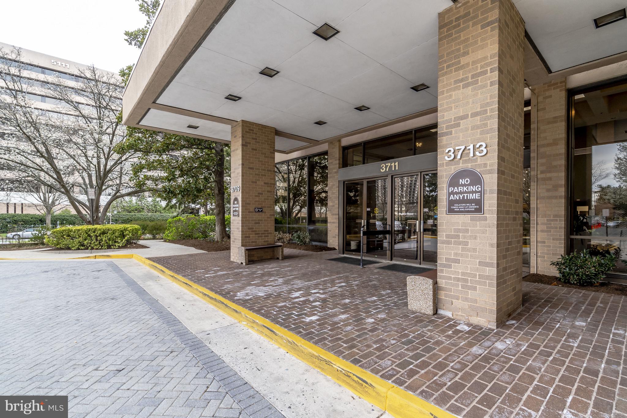 3713 S George Mason Dr #713