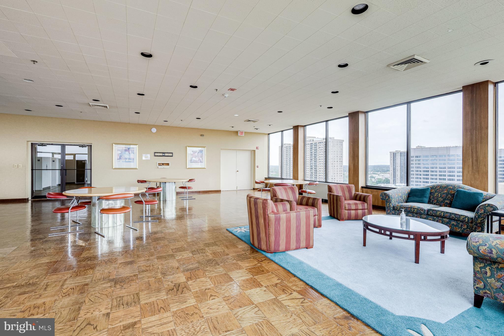 3713 S George Mason Dr #713