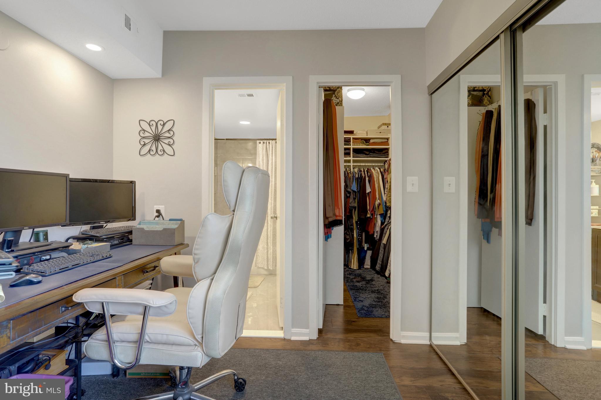 3713 S George Mason Dr #713