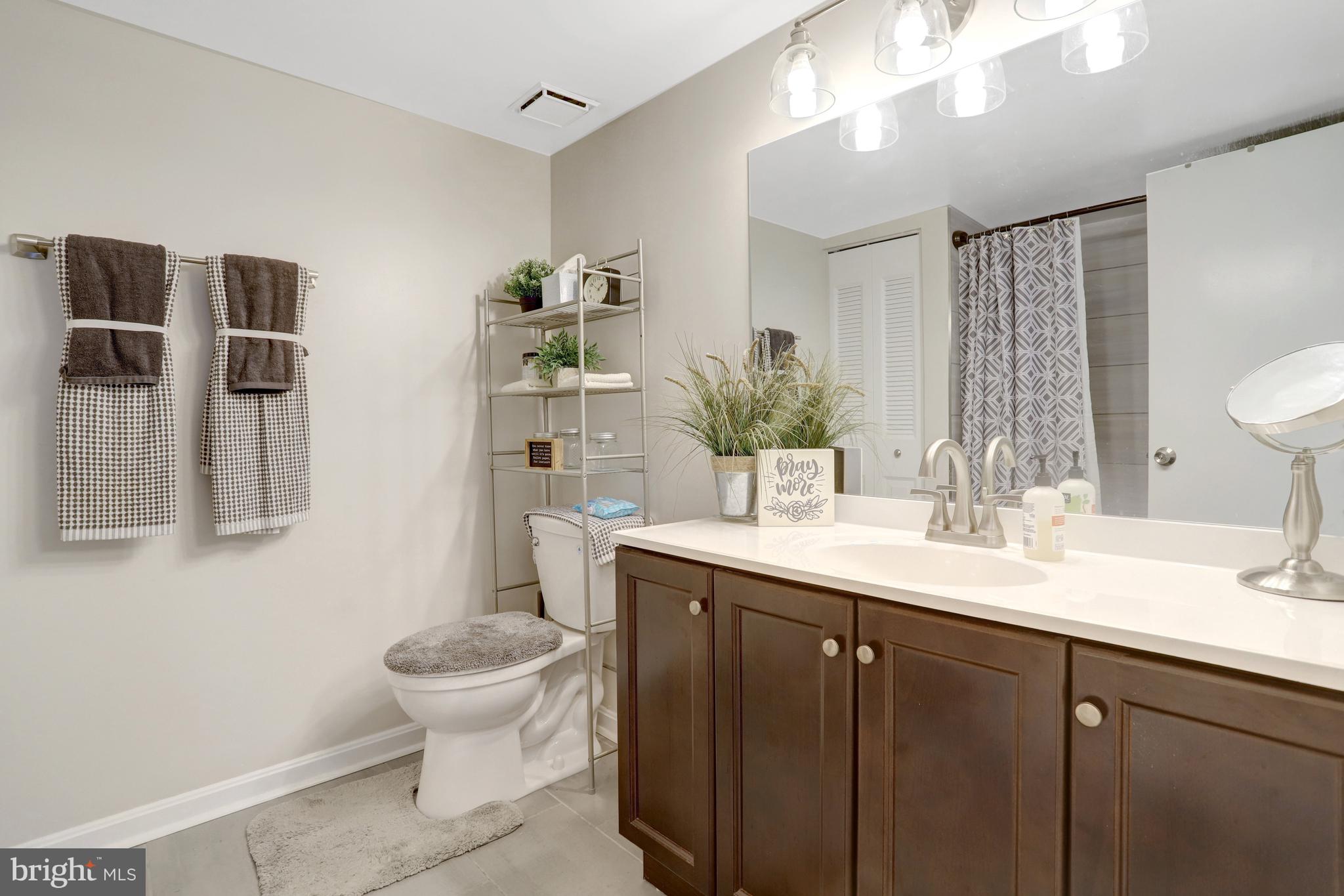 3713 S George Mason Dr #713