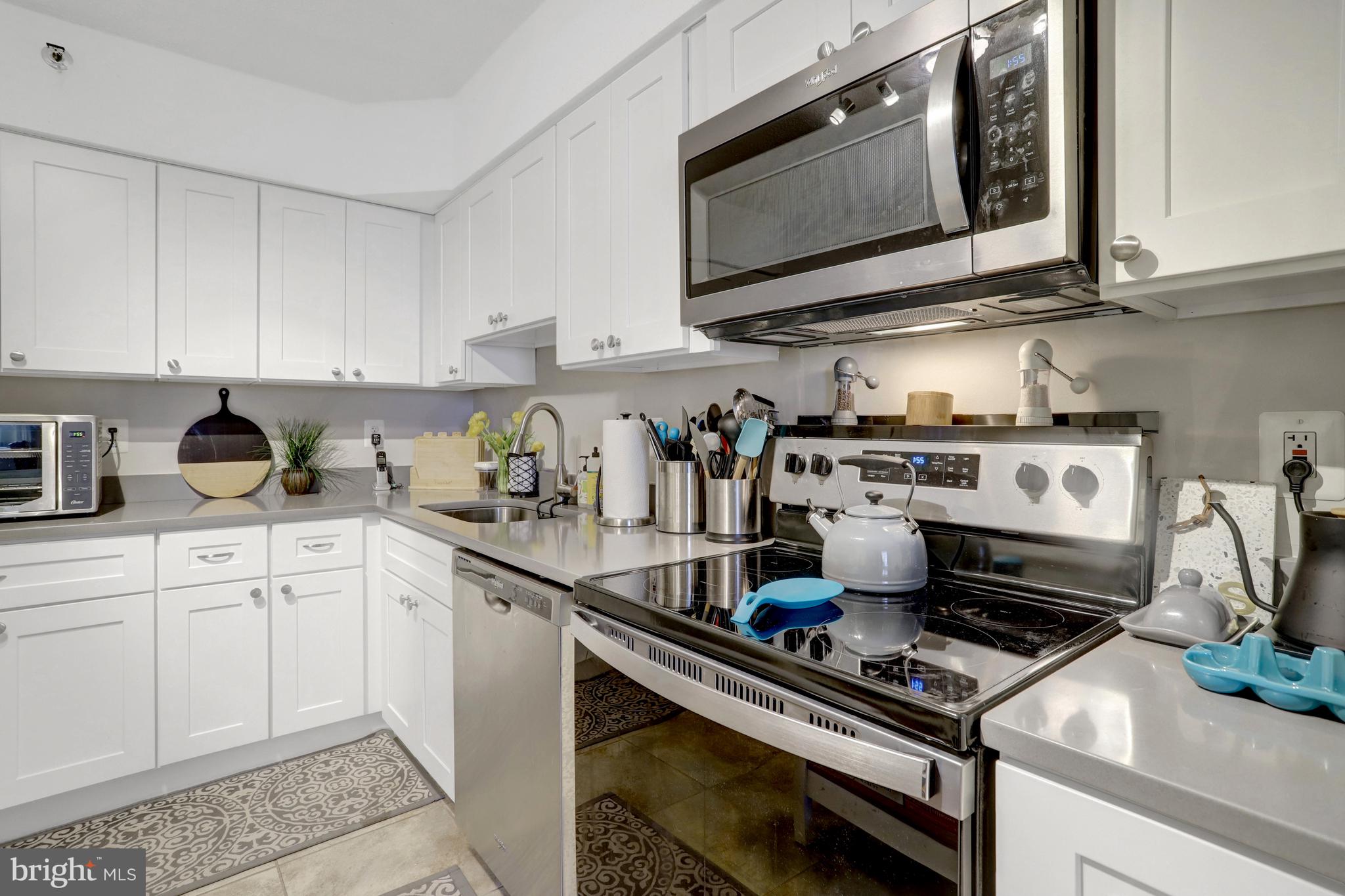 3713 S George Mason Dr #713