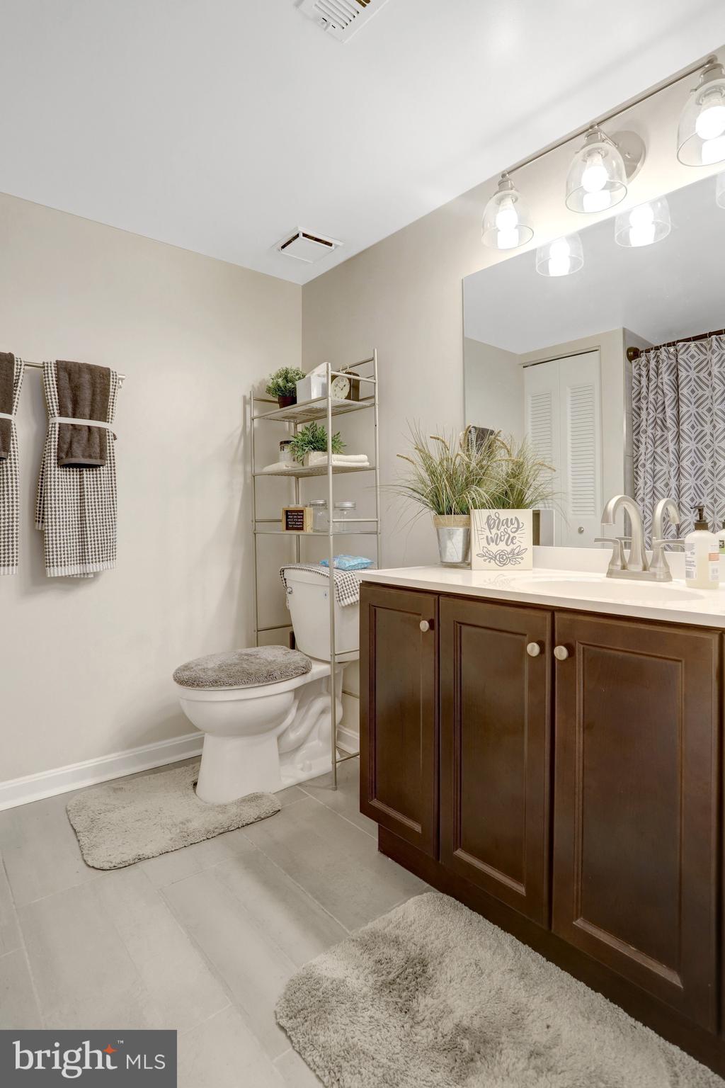 3713 S George Mason Dr #713