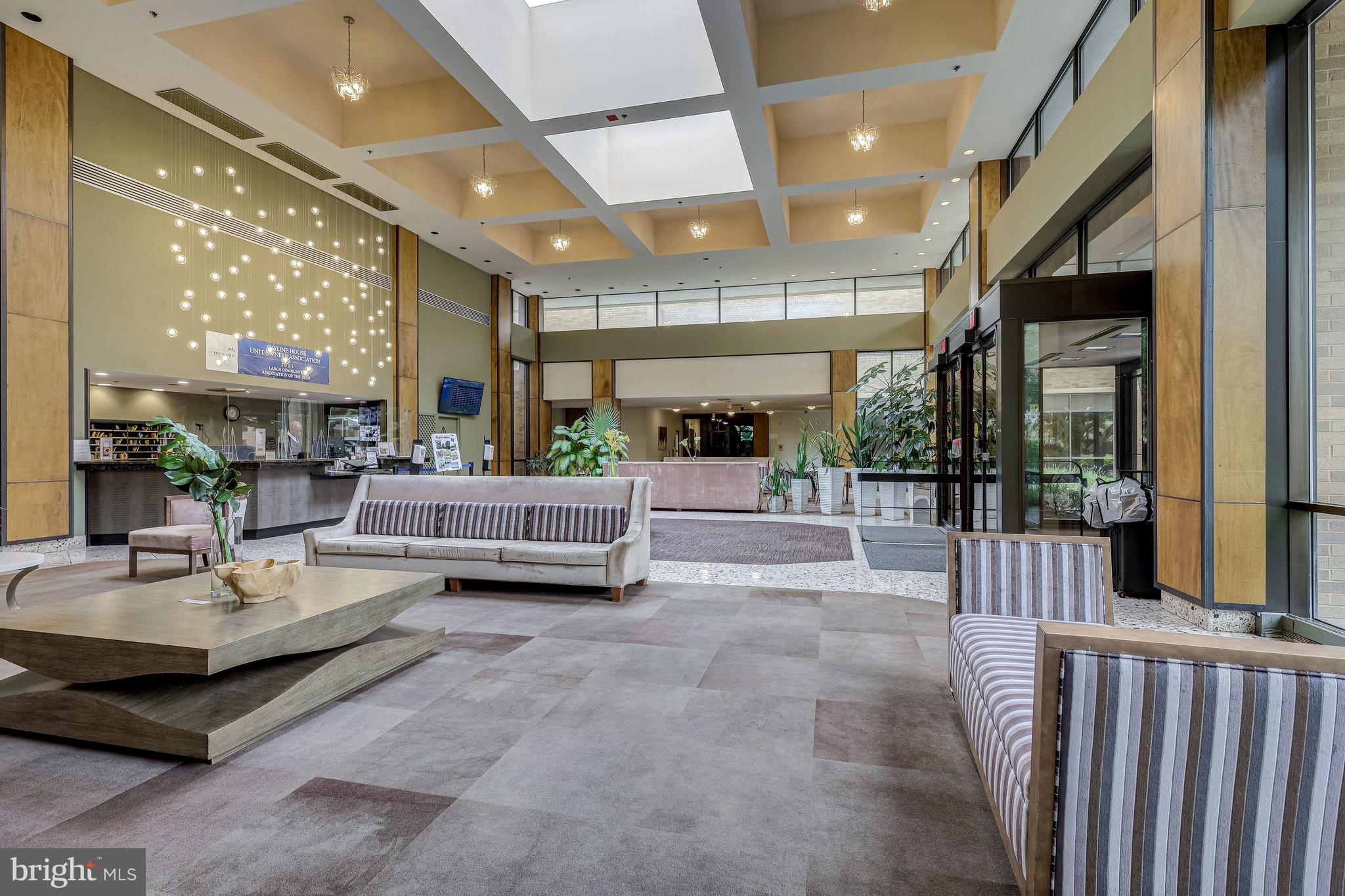 3713 S George Mason Dr #713