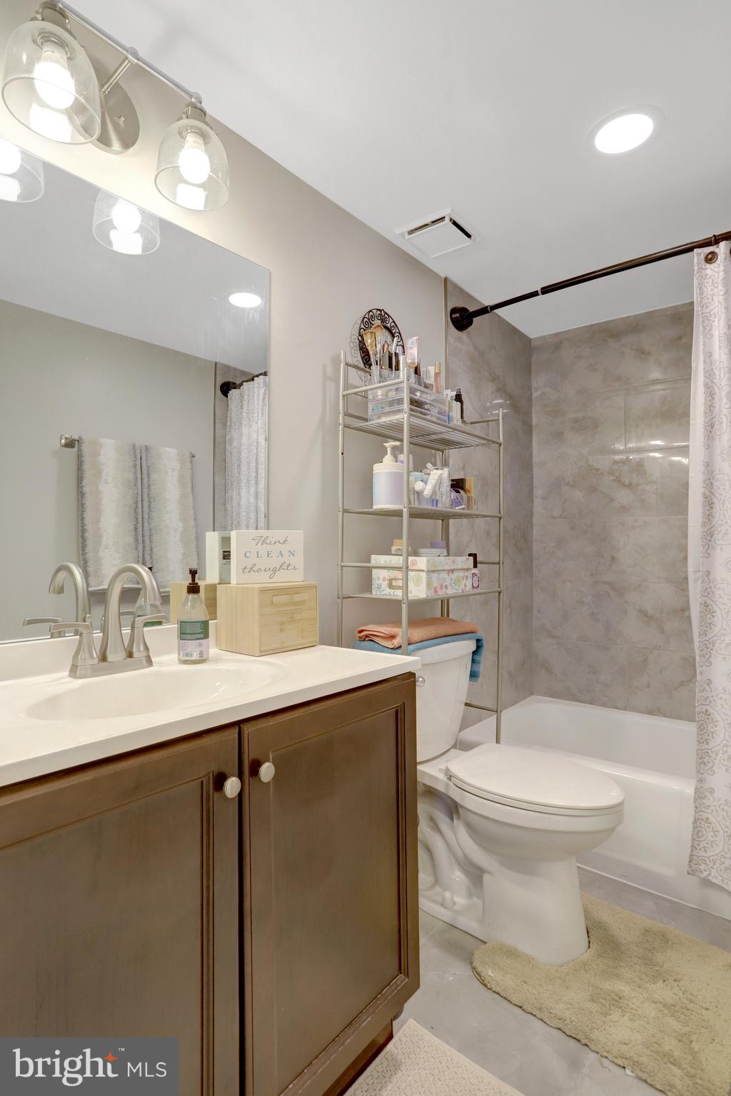 3713 S George Mason Dr #713