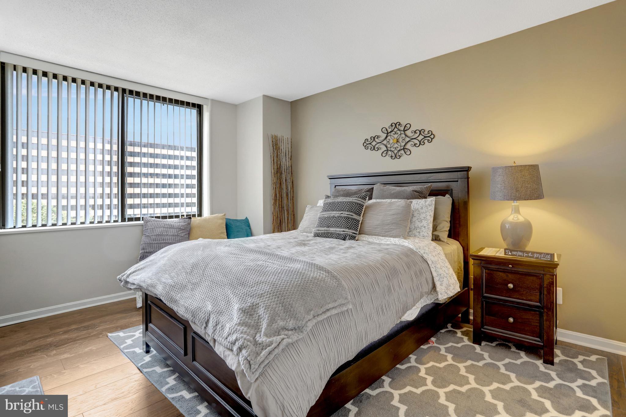 3713 S George Mason Dr #713