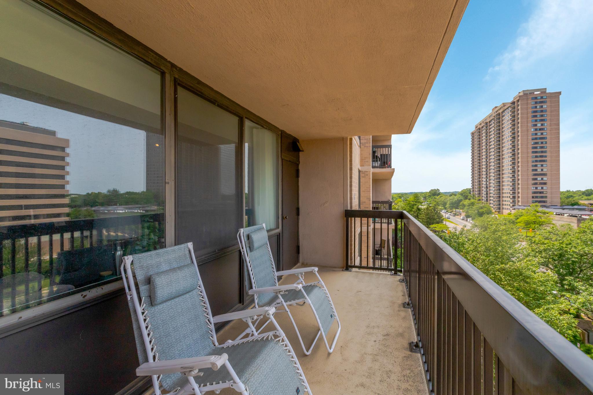 3713 S George Mason Dr #713