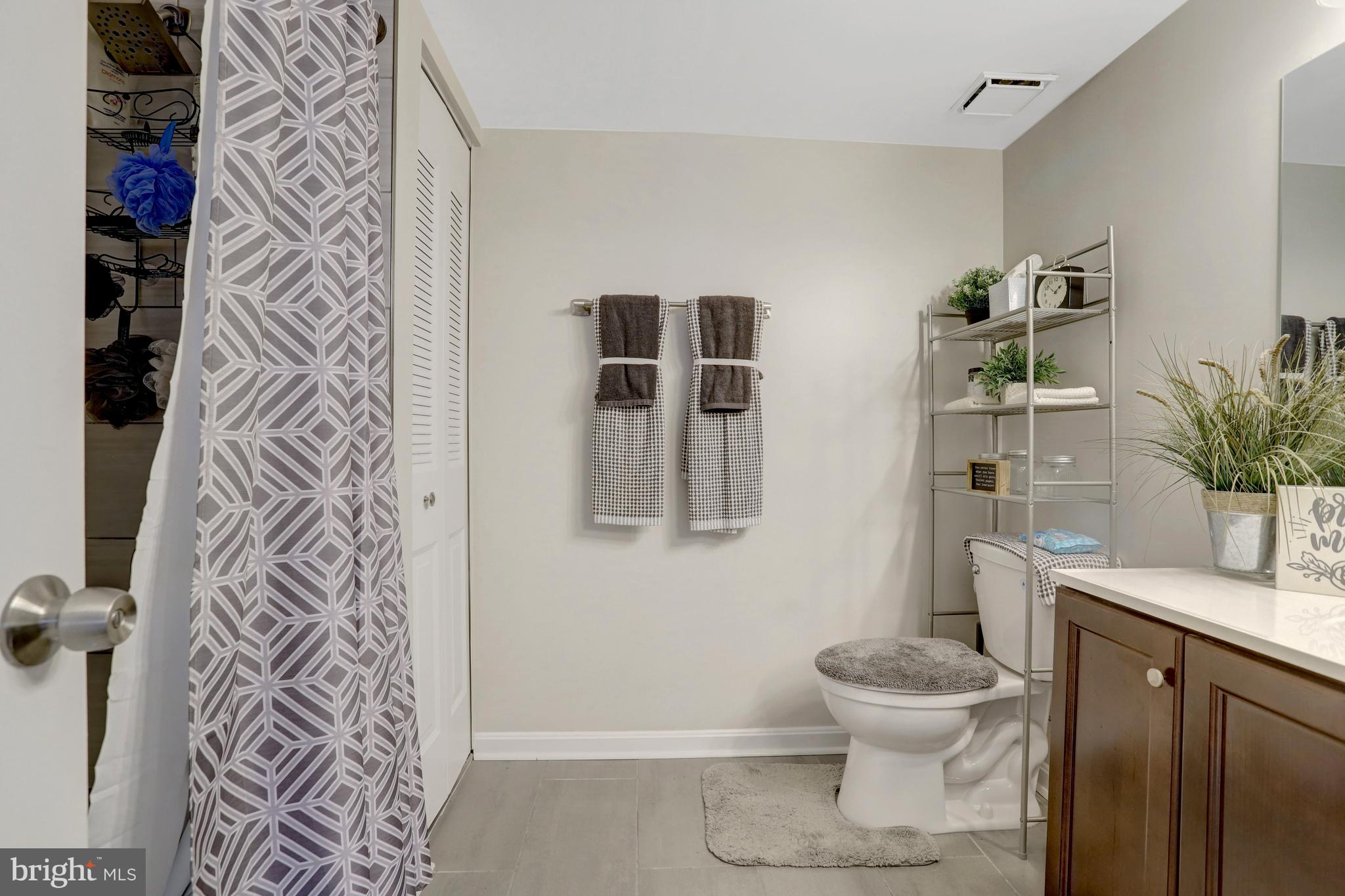 3713 S George Mason Dr #713