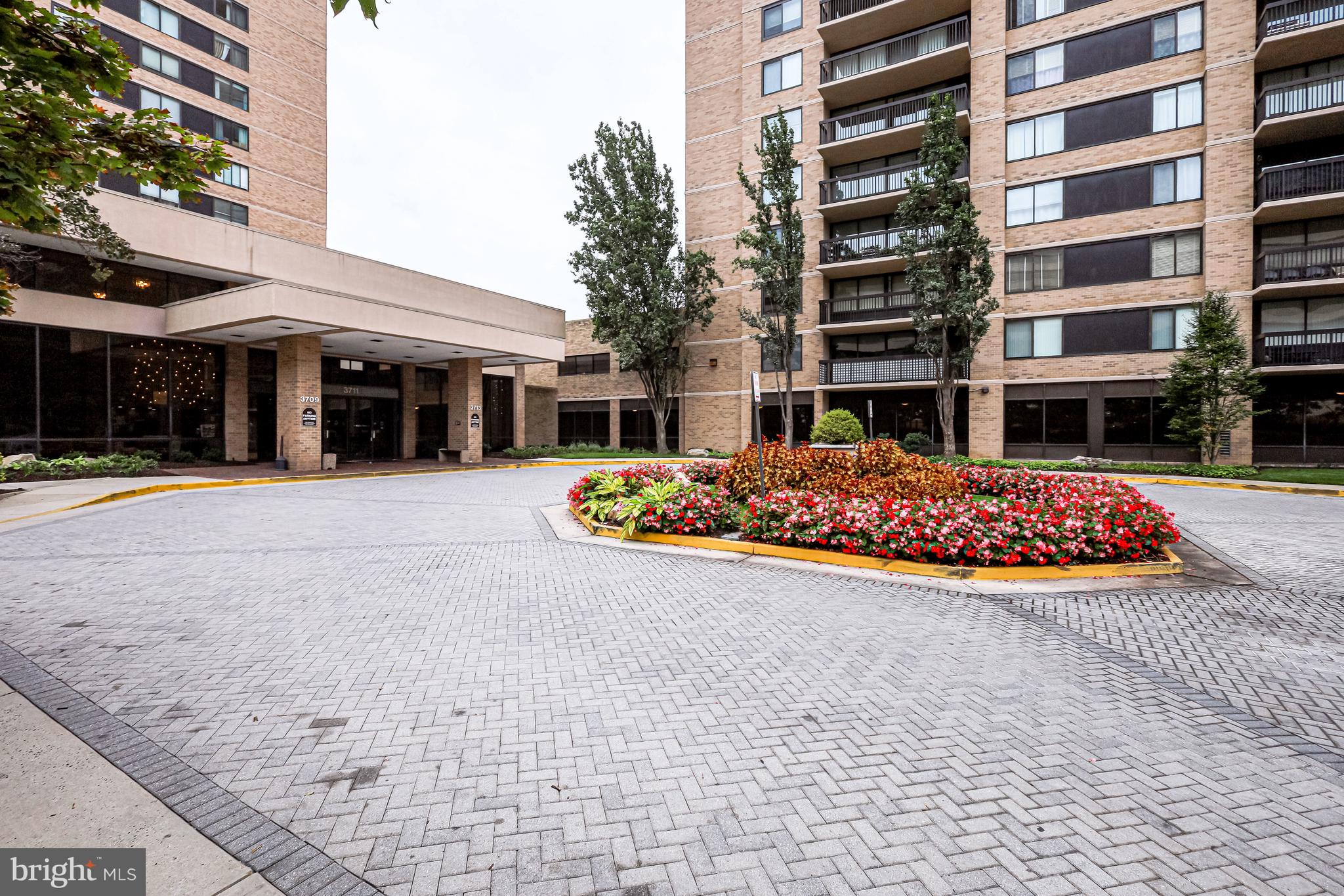 3713 S George Mason Dr #713